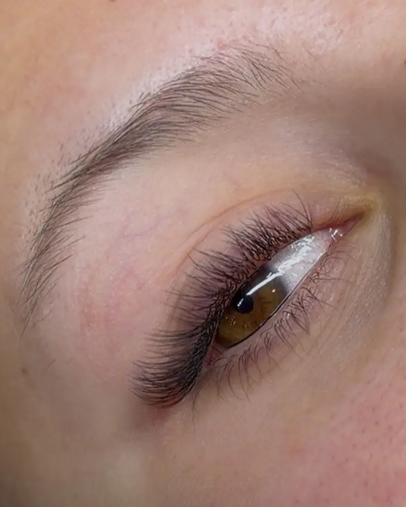 Extensiones de pestañas Clásicas en AutentiK